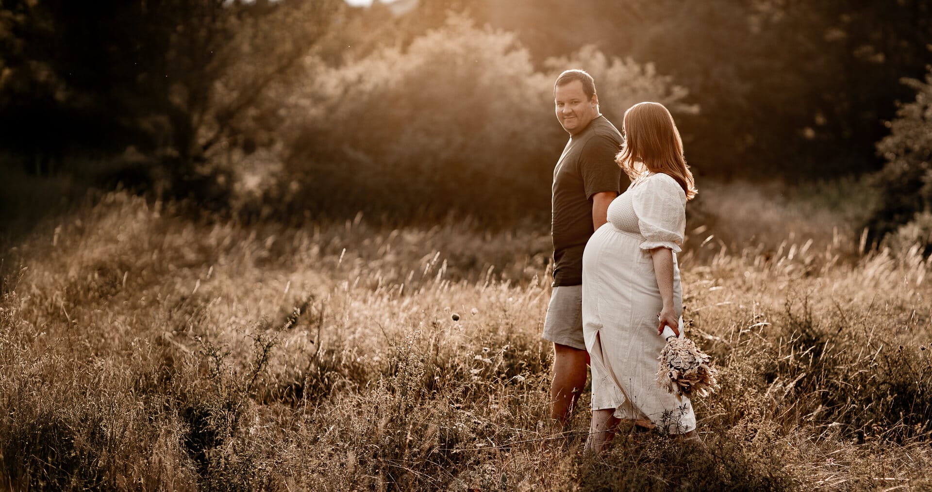 Herzvolle Babybauch Momente durch Schwangerschaftsfotografie